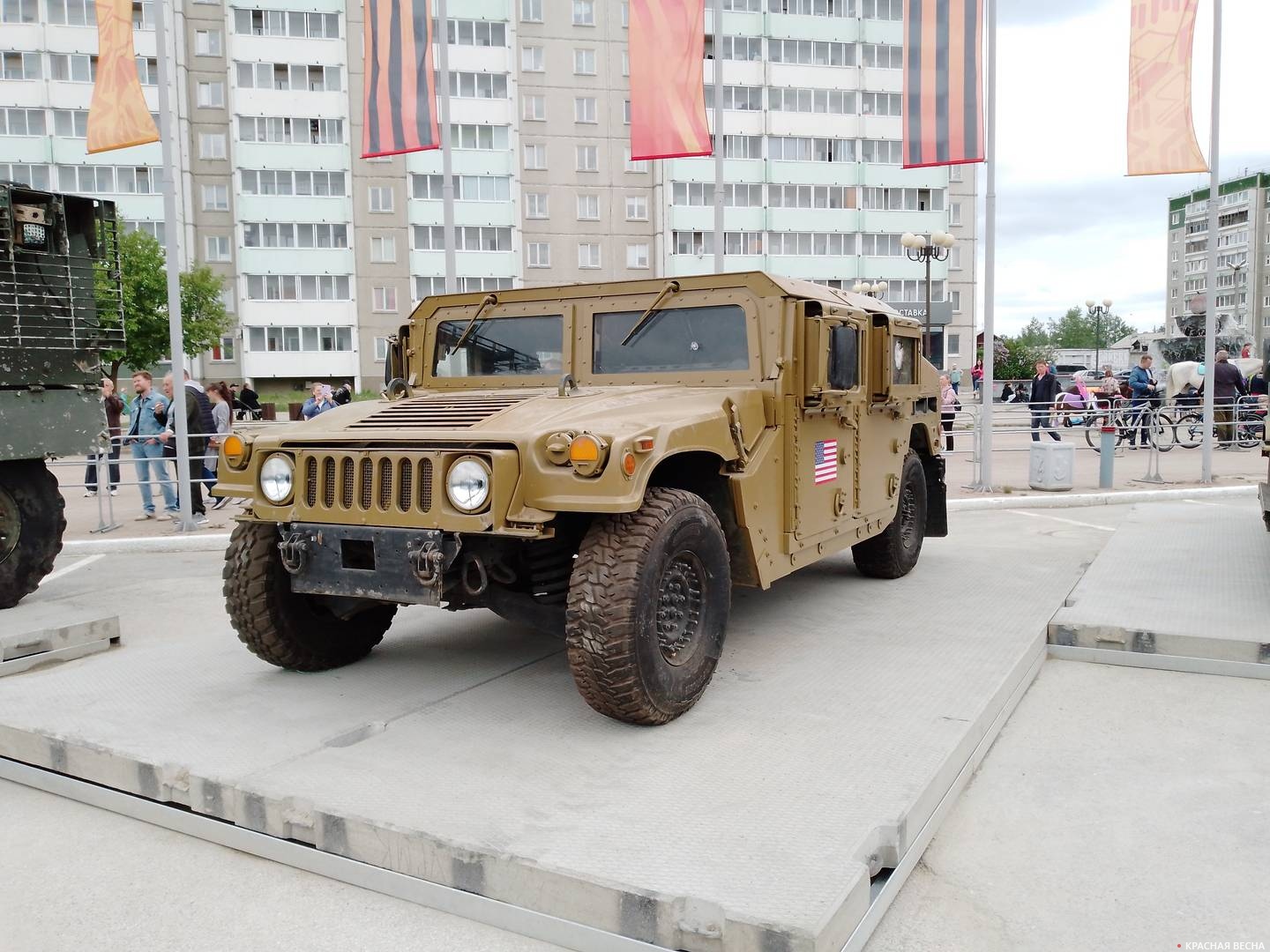 Бронеавтомобиль HMMWV. Выставка трофеев в Екатеринбурге. 2024 год