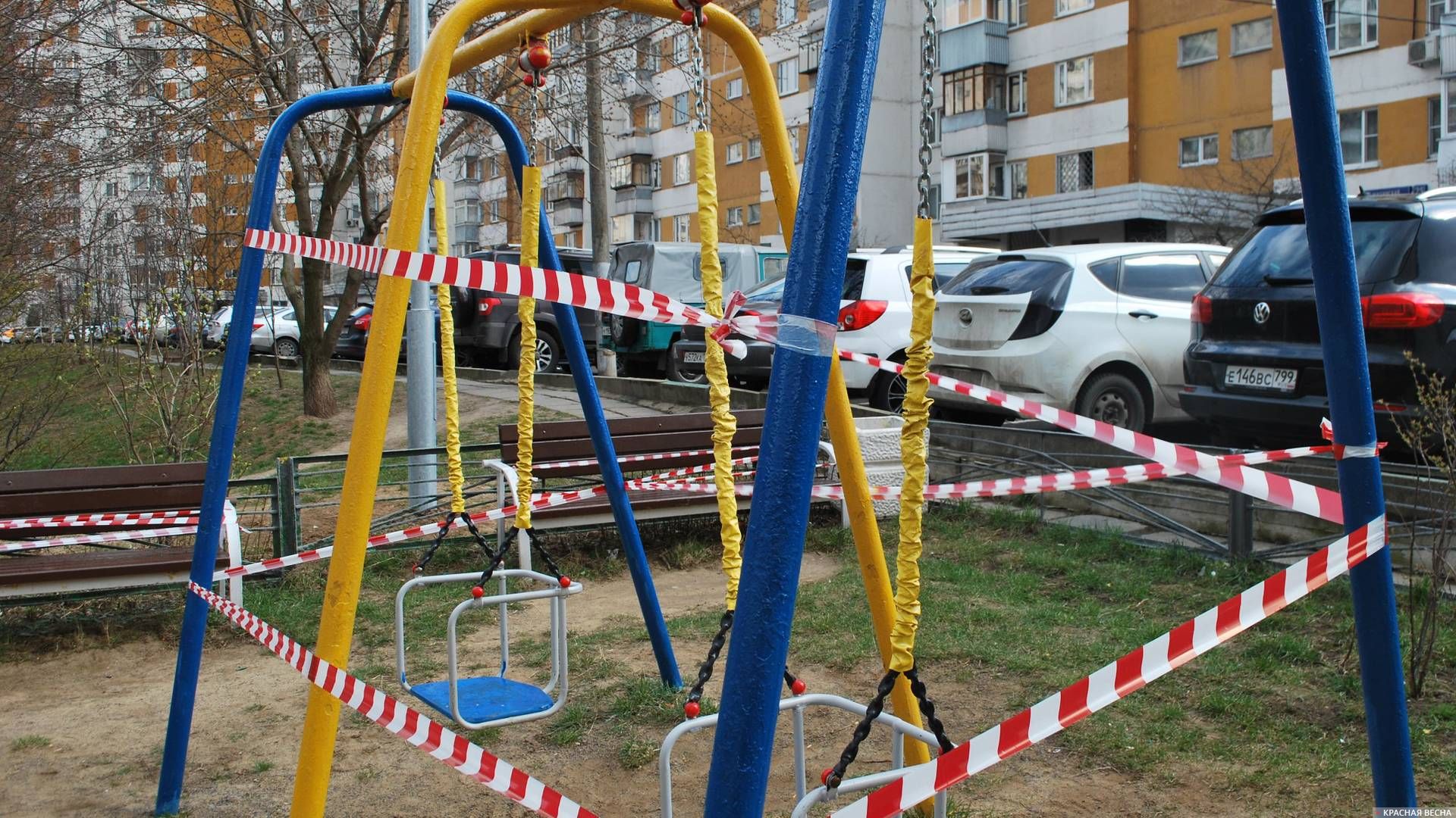 Губкин. Двор в центре города