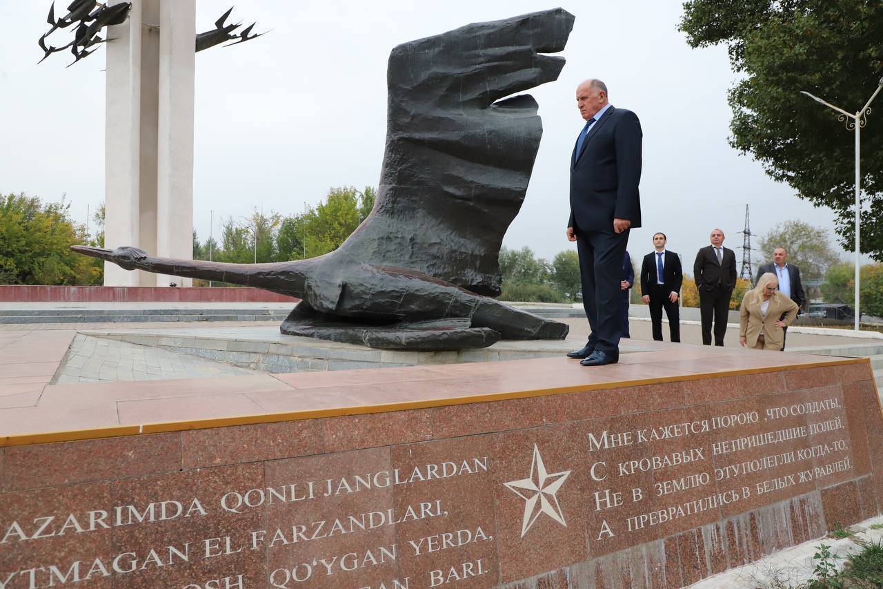 Стихи на мемориале «Белые журавли»