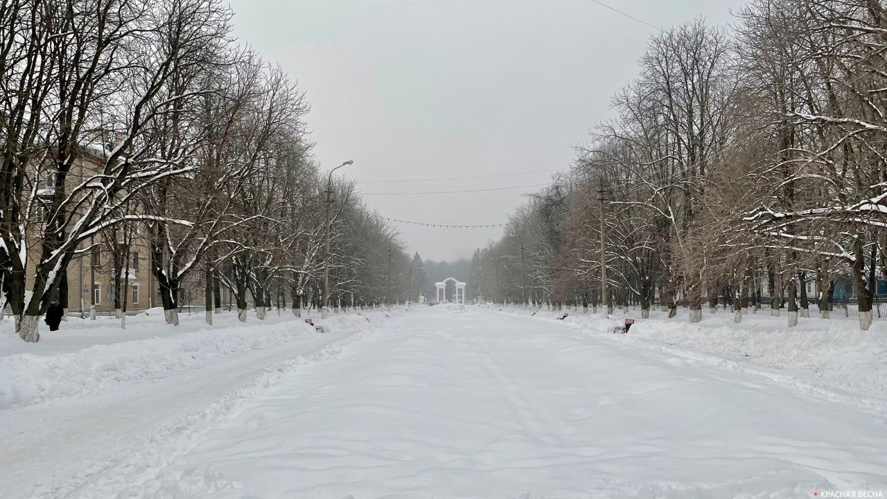 Коломна.  Аллея к парку Мира