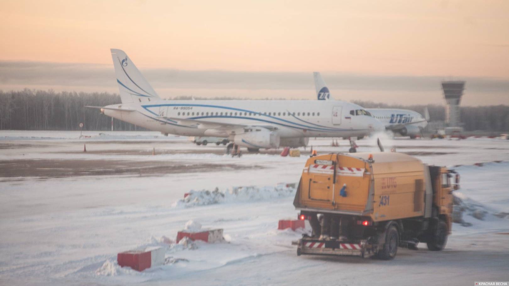 Сухой SuperJet 100-95LR в аэропорту Внуково, Москва