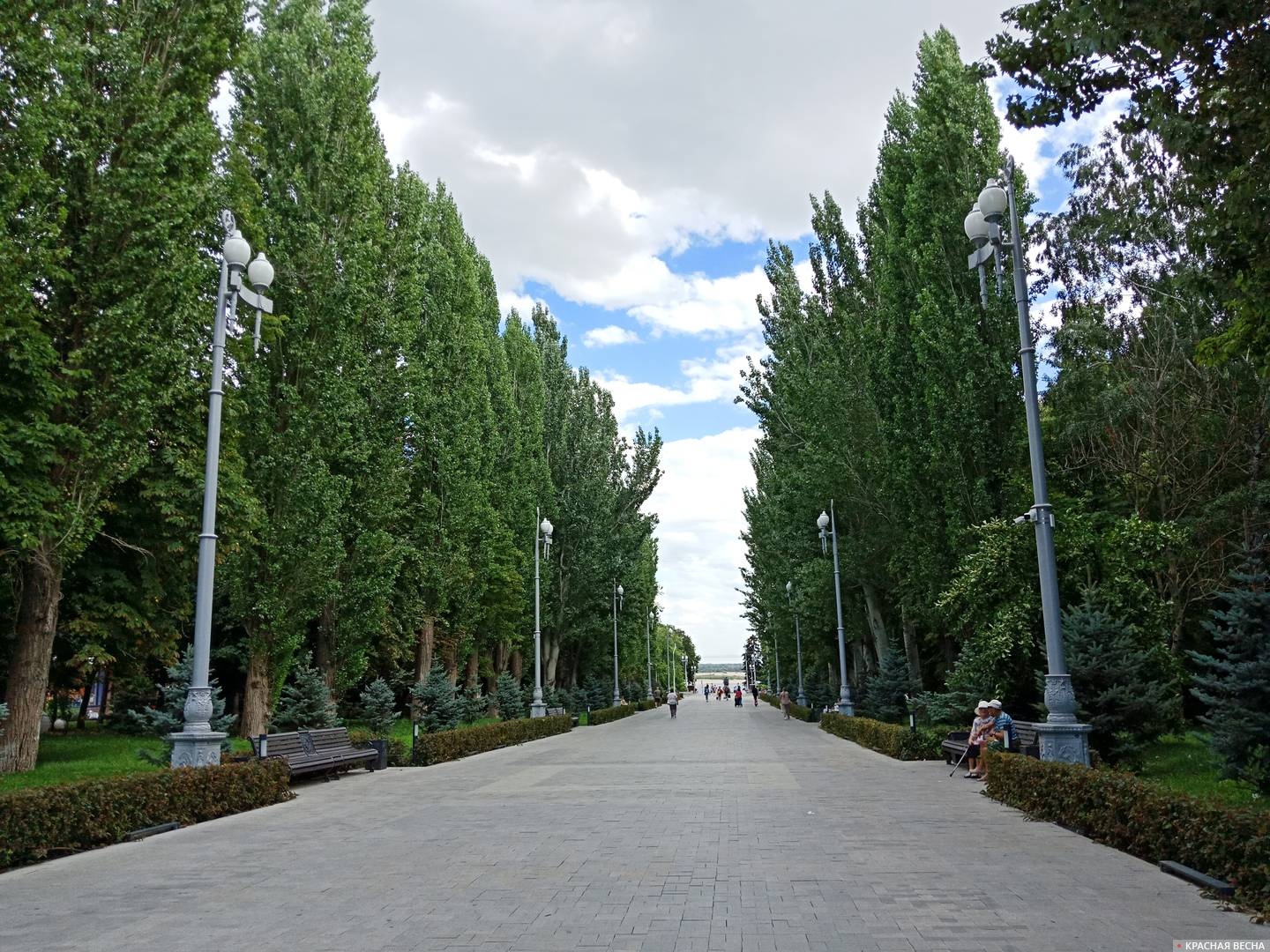 Сталинград. Аллея Героев