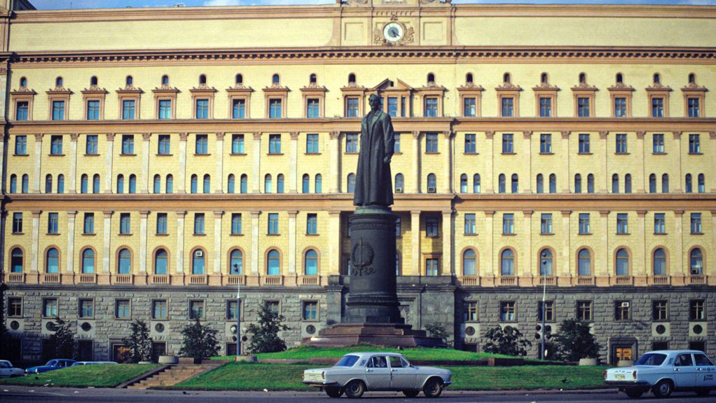 Памятник Дзержинскому Е. Вучетича.