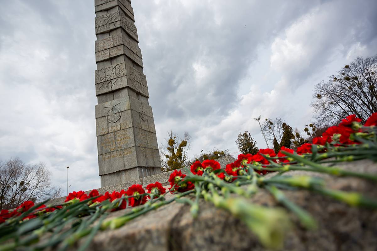 Мемориал 1200•воинам-гвардейцам в Калининграде. 07.04.2022