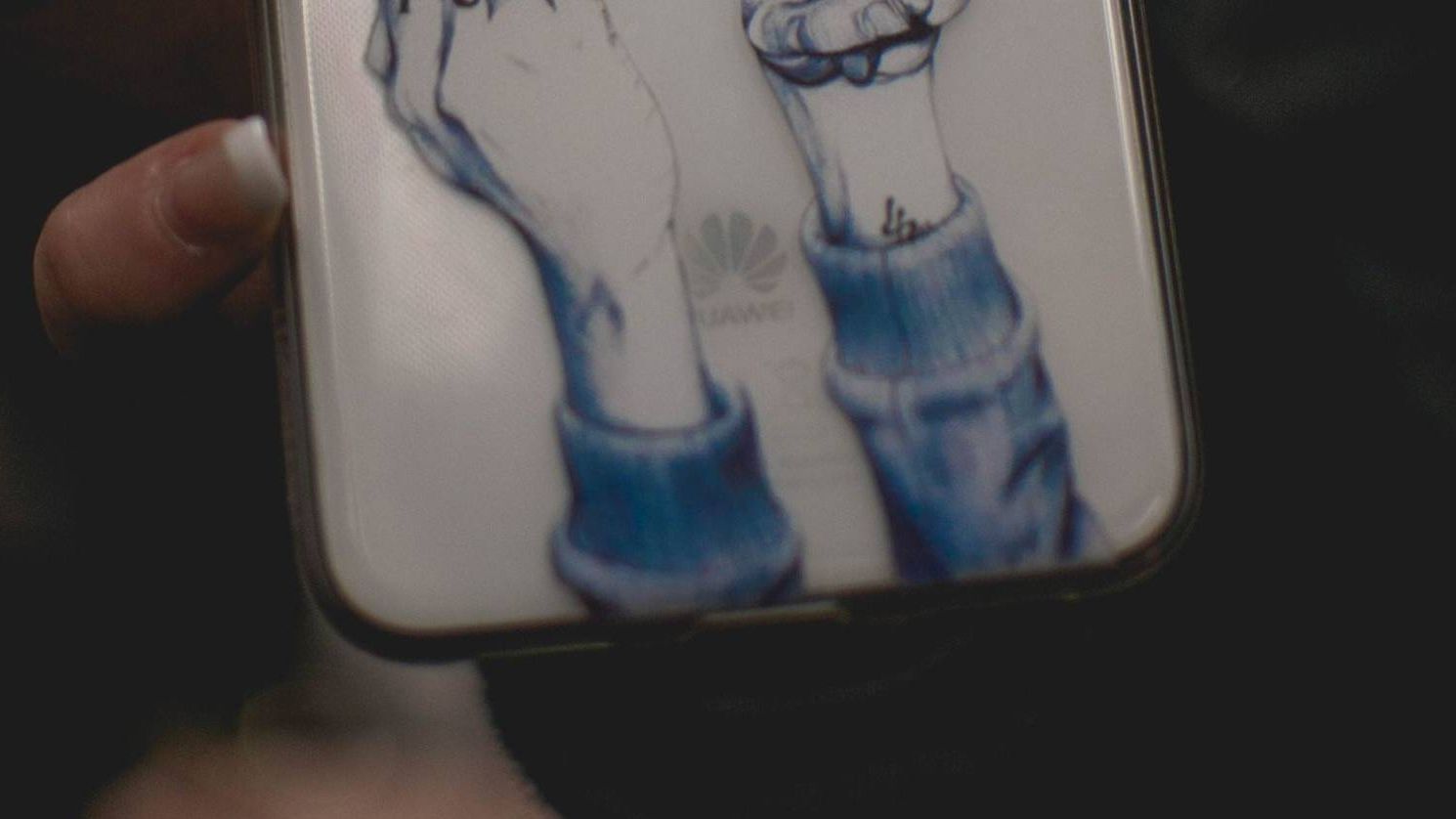 Телефон Huawei угрожает