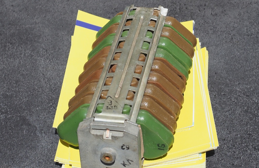 Блок кассеты с минами ПФМ-1С