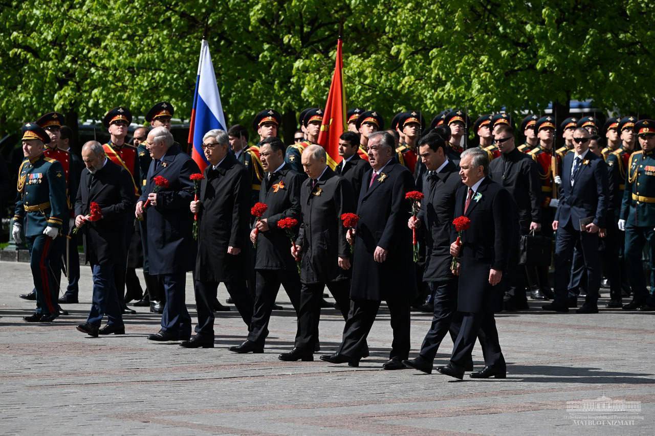 Президент Узбекистана на параде на Красной площади