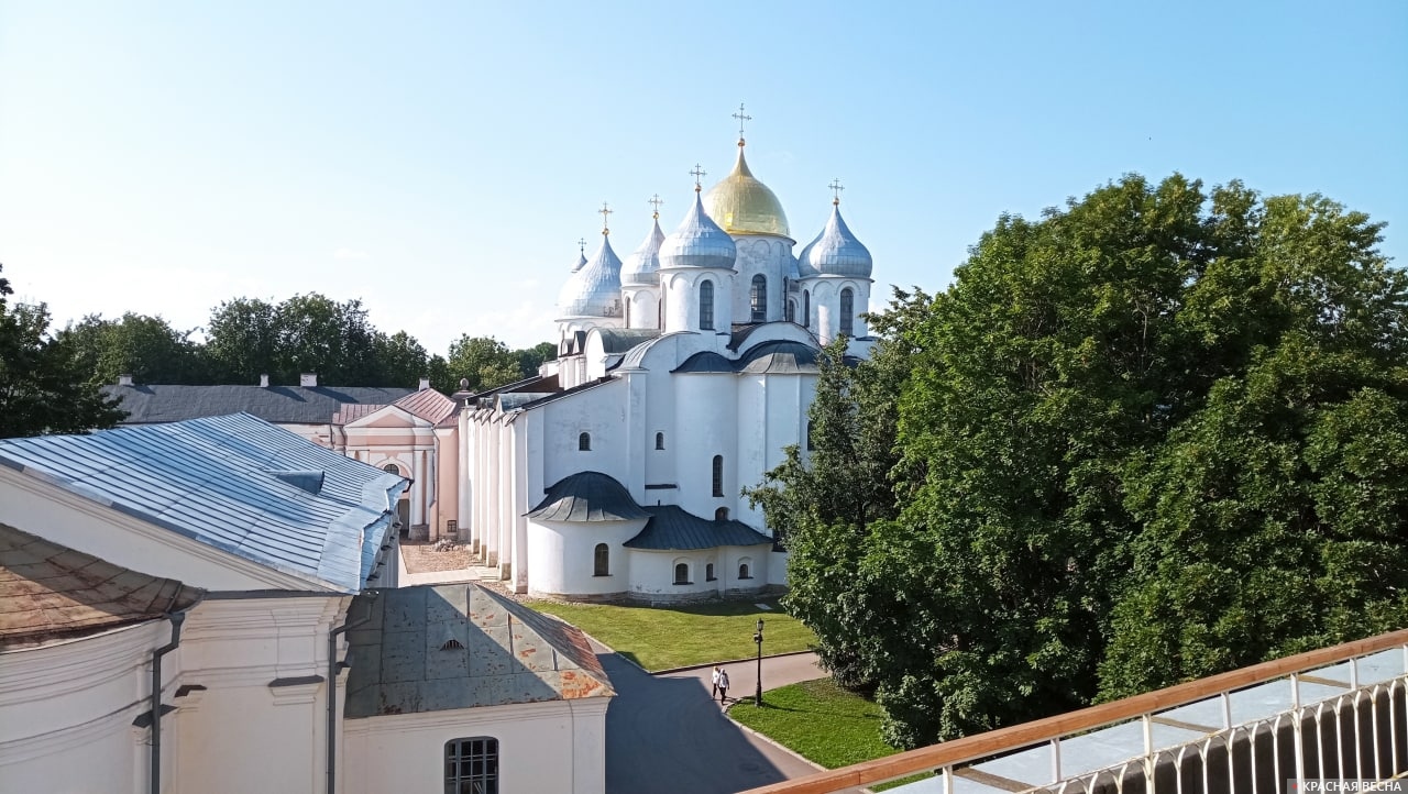 Новгородская София со звонницы. Великий Новгород.