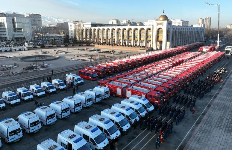 Спецтехника на площади в Бишкеке