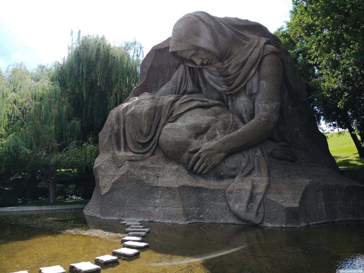 Сталинград. Мамаев курган. Монумент Скорбящая мать