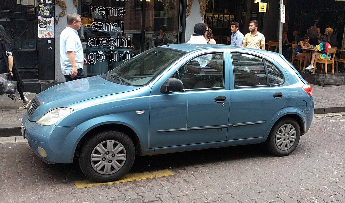 Автомобиль SAIPA Tiba Hatchback