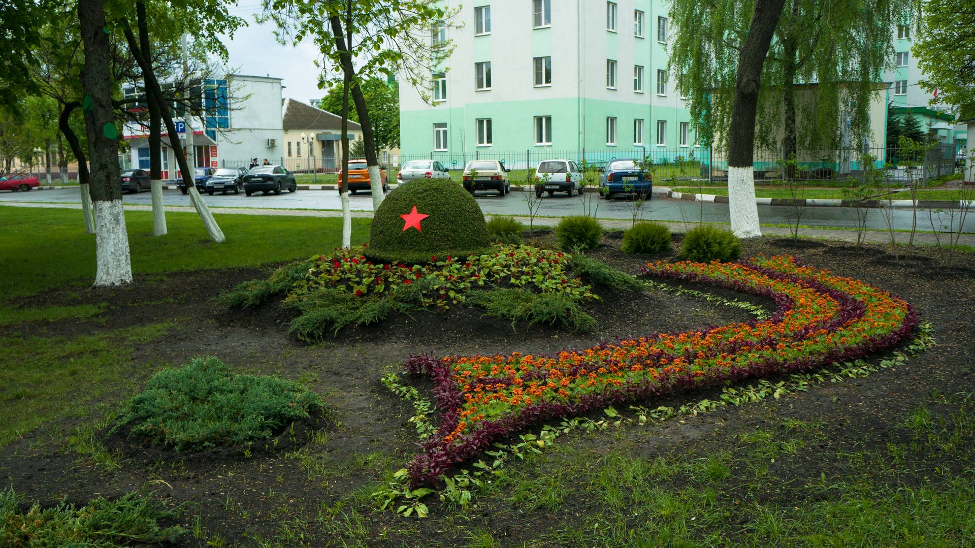 Подарок городских ландшафтных дизайнеров к юбилею Победы. Губкин. 9 мая 2020