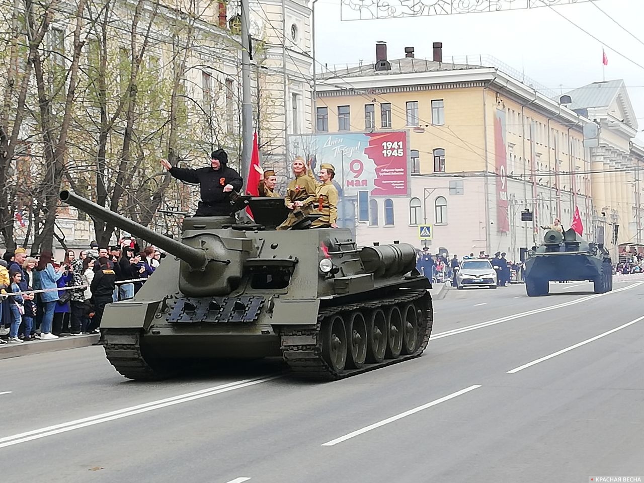 САУ-100. Томск. Парад Победы