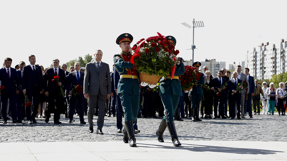 ТОржественно-траурная церемония в честь 78-летнего окончания Ленинградской битвы