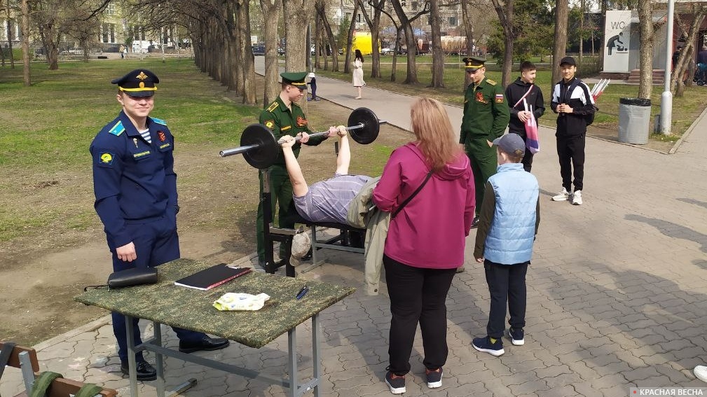 Новосибирск. «Курс молодого бойца». Воин должен быть сильным!