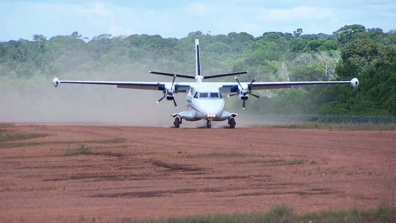 Посадка на грунтовой полосе L-410