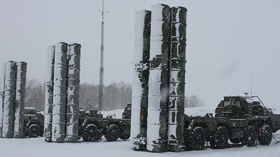 Боевые расчеты ЗРК С-400.