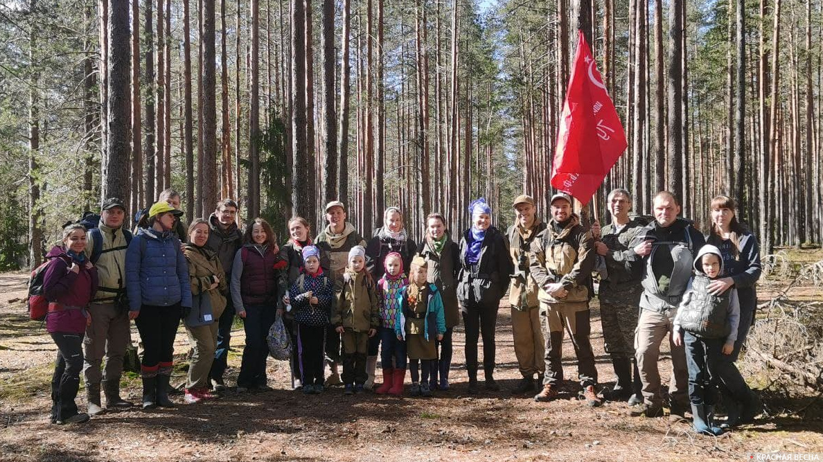 Участники похода по местам боев Выборгской наступательной операции 1944 года.