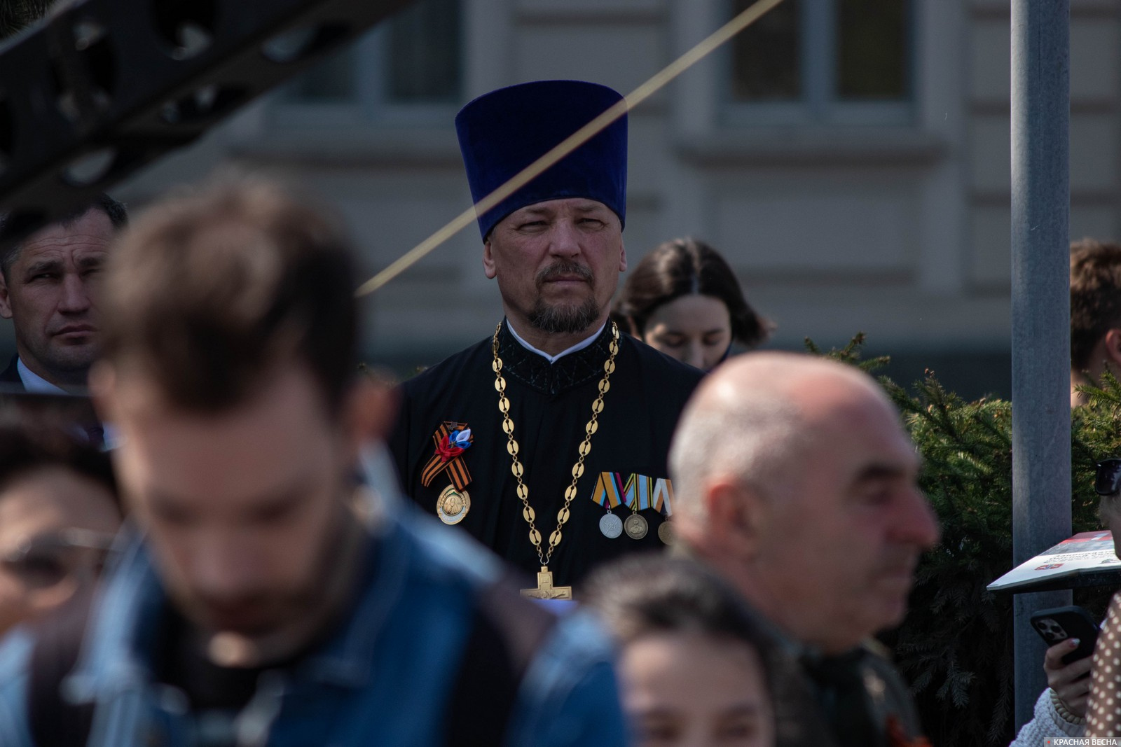 Иерей Сергий Тюкин на параде Победы. Омск. 09.05.2021