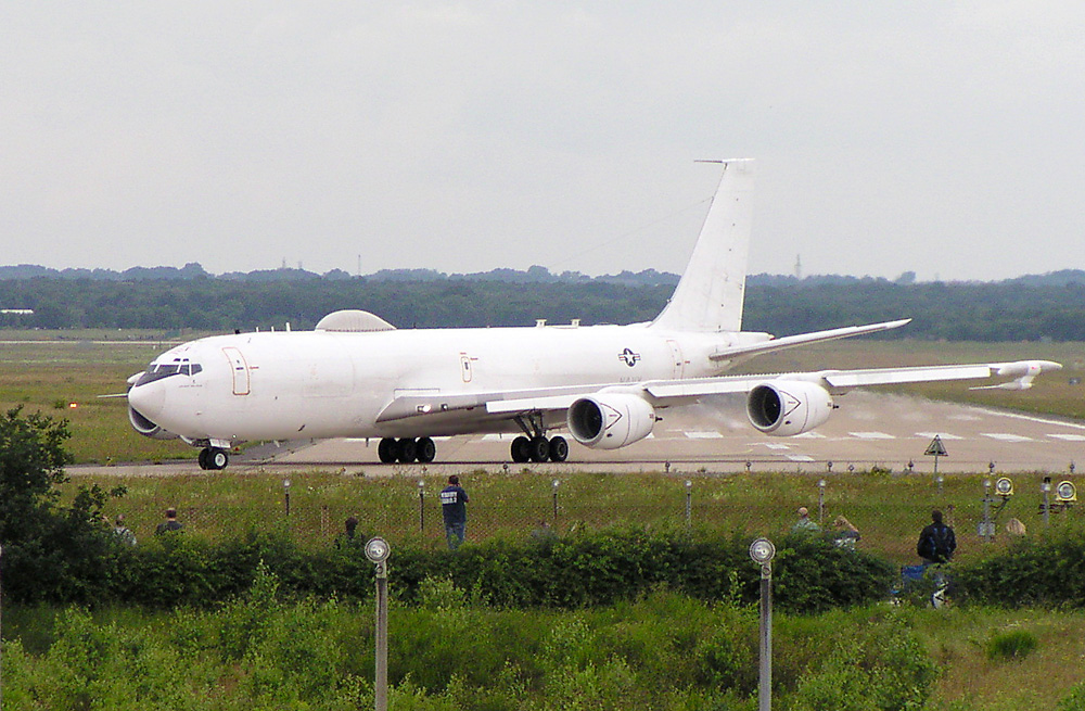 Самолёт ВМС США E-6B Mercury