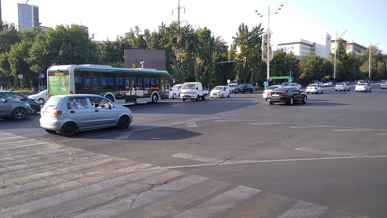 Перекресток в Ташкенте