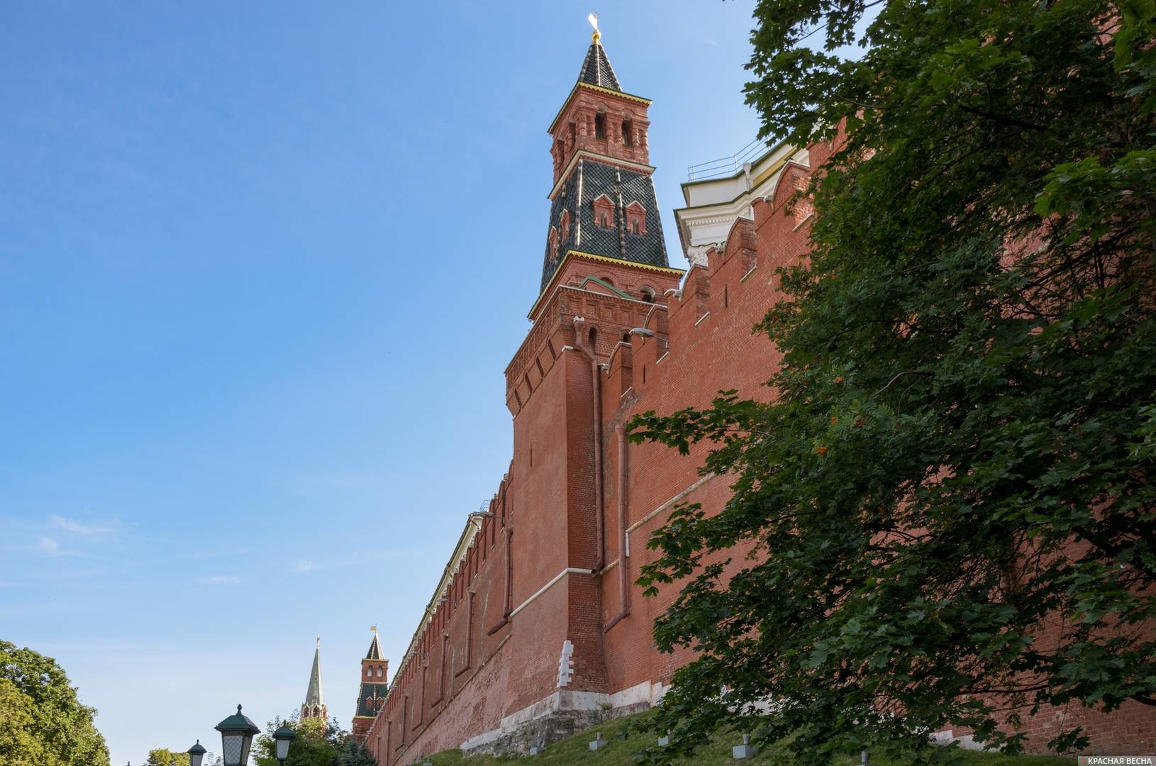 Оружейная башня, Кремль, Москва. (архив)