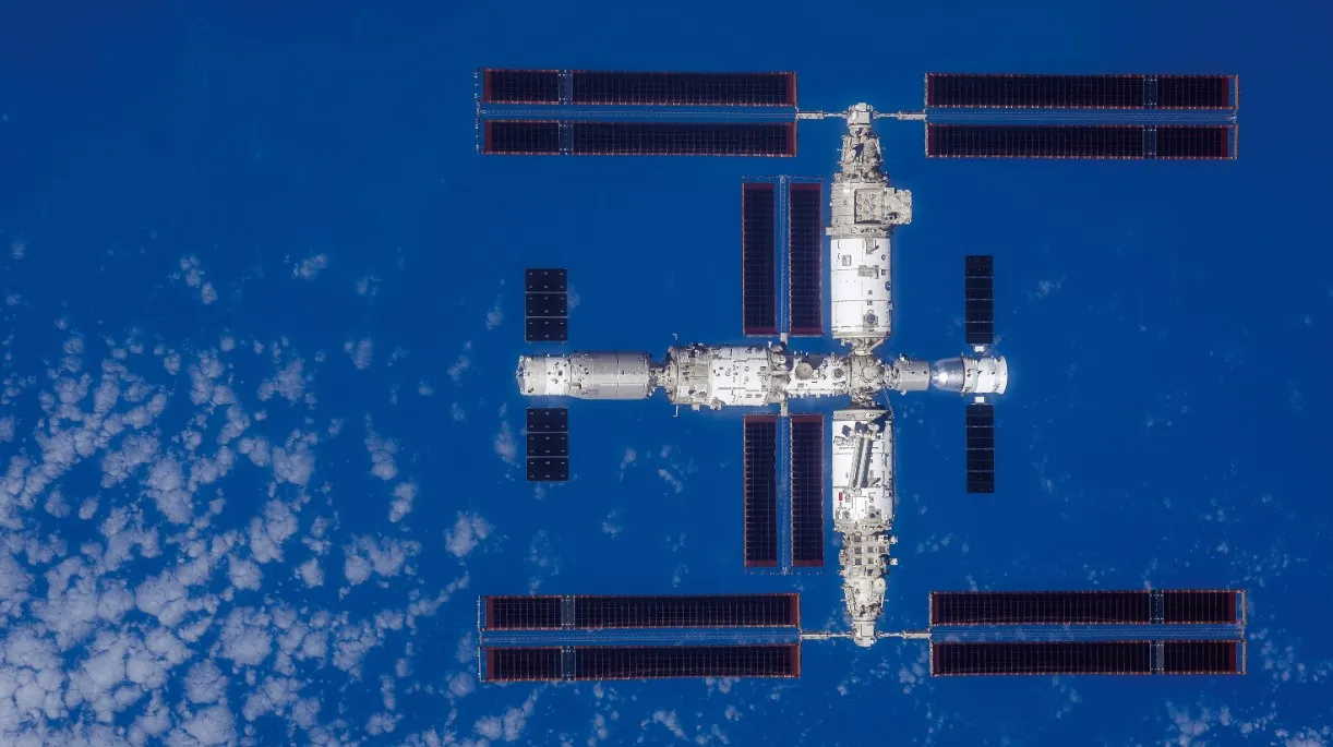 Вид космической станции «Тяньгун», снятый экипажем космического корабля «Шэньчжоу-16» в конце октября 2023 года.