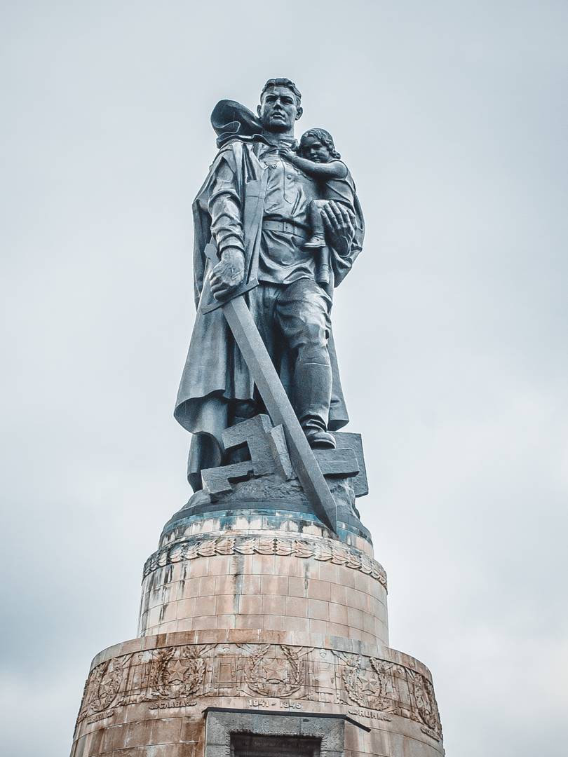 Воин-освободитель. Трептов-парк. Берлин. Германия.