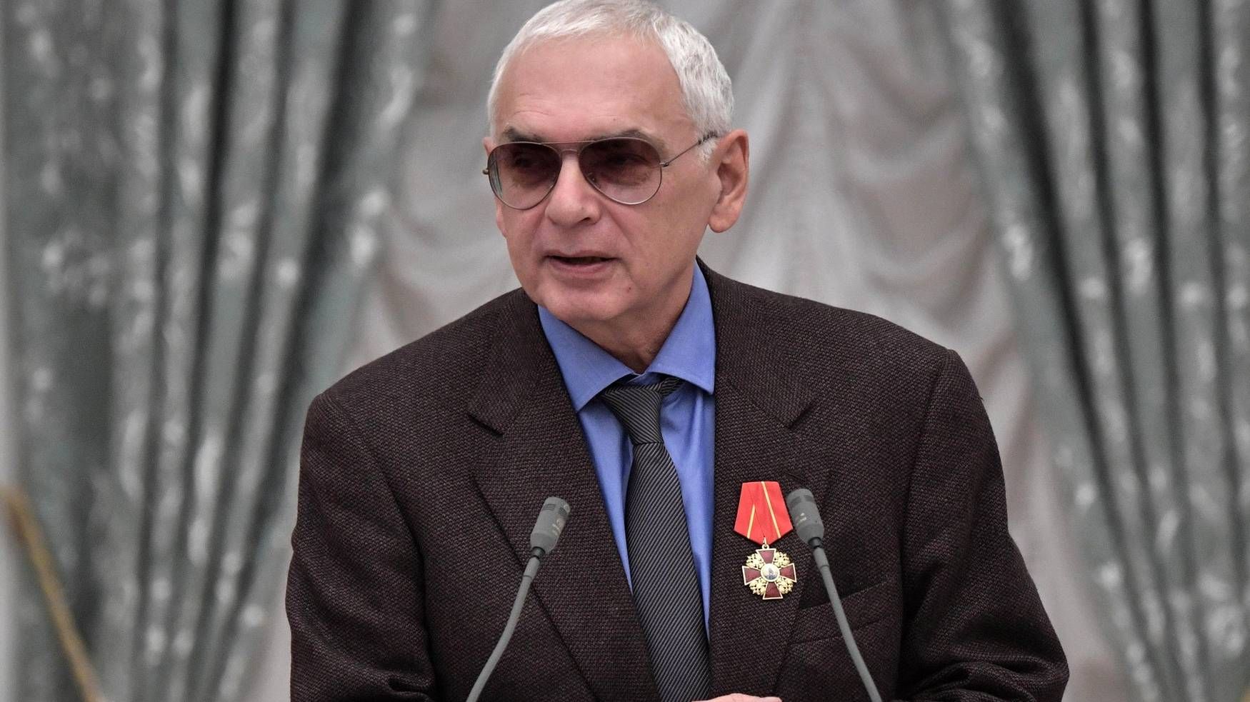 Карен Шахназаров