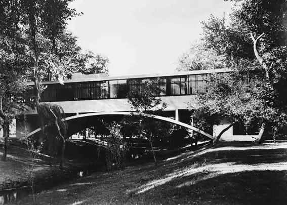 Casa del Puente — Amancio Williams