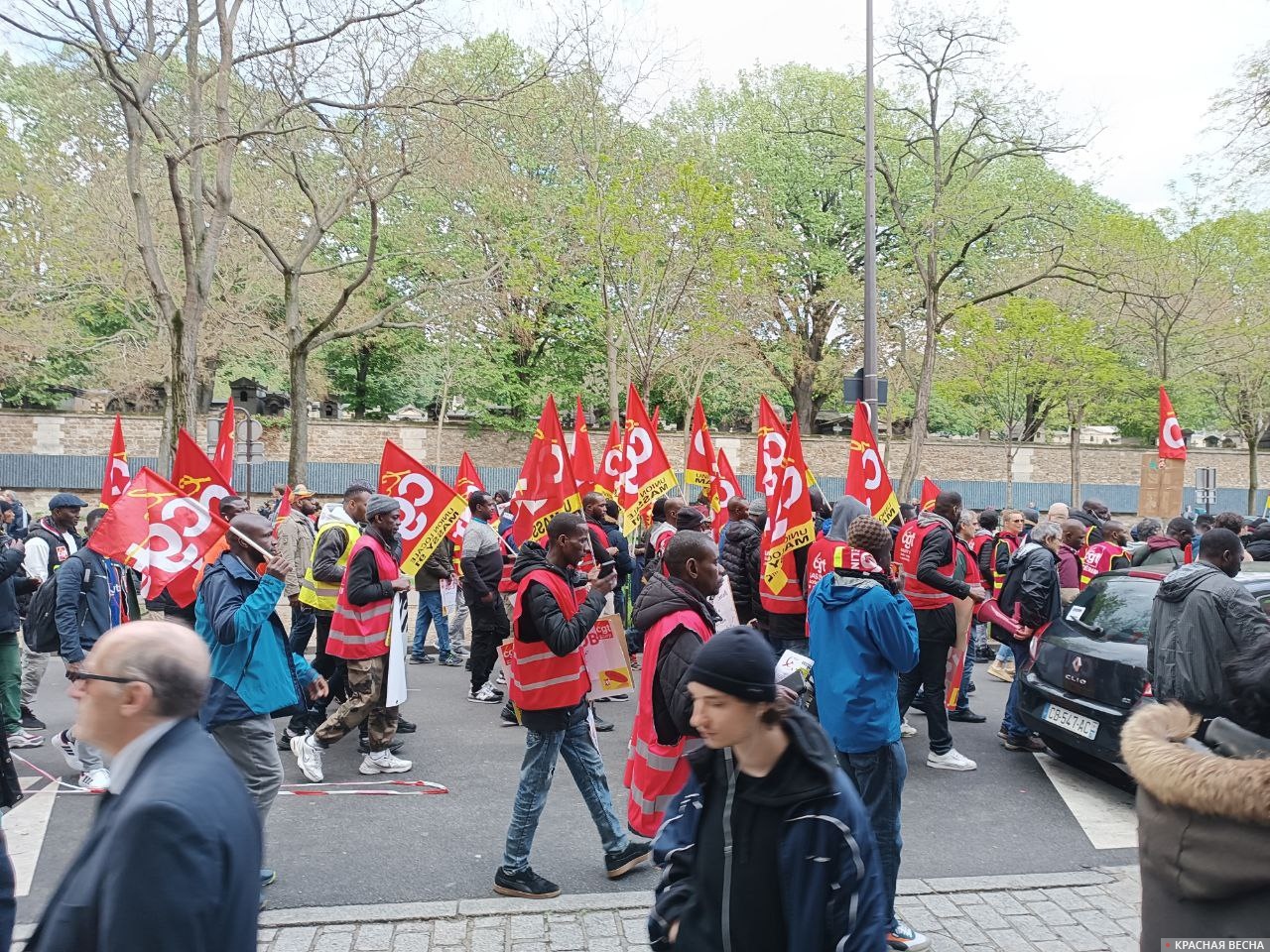 Первомайское шествие. Париж