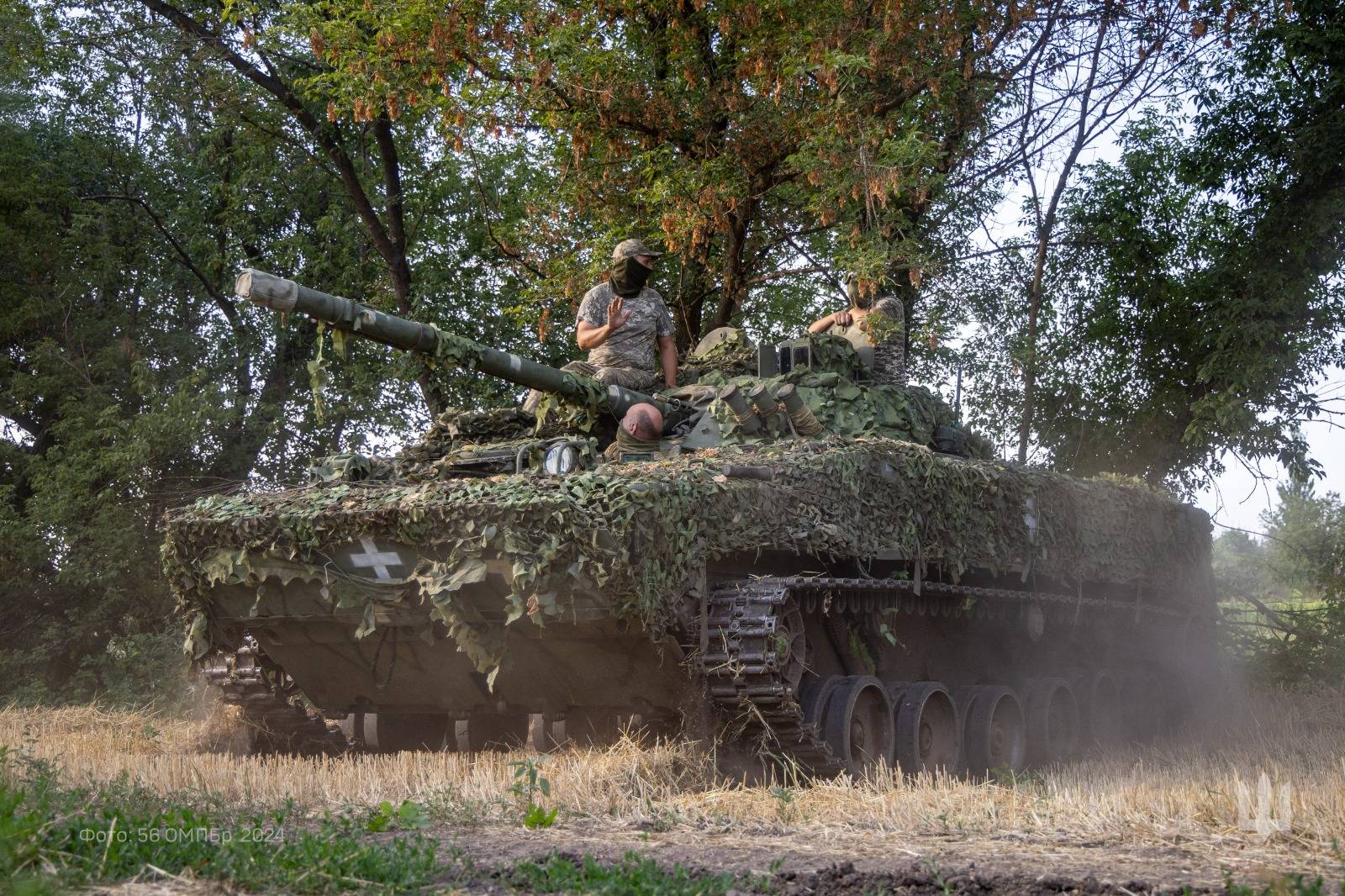 Боевики ВСУ на БМП-3