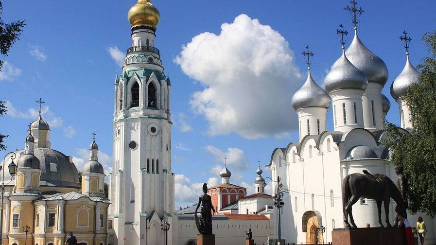 Кремлевская площадь в Вологде