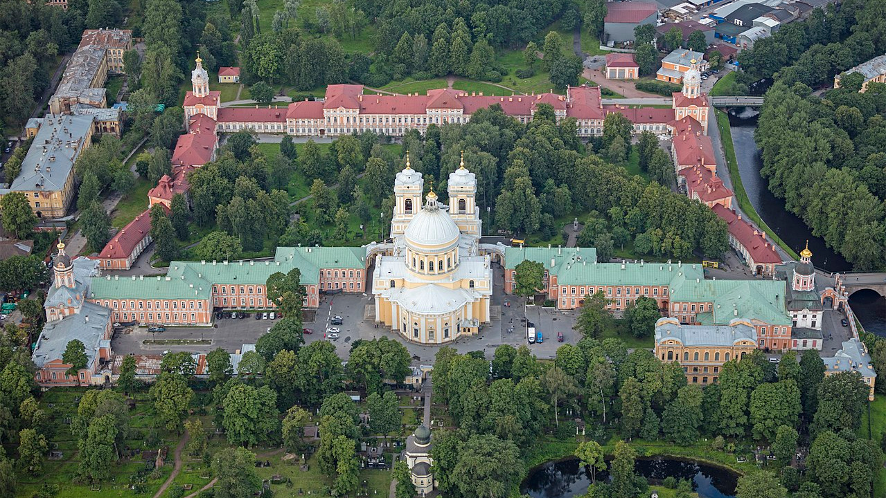 Александро-Невская лавра в Санкт-Петербурге