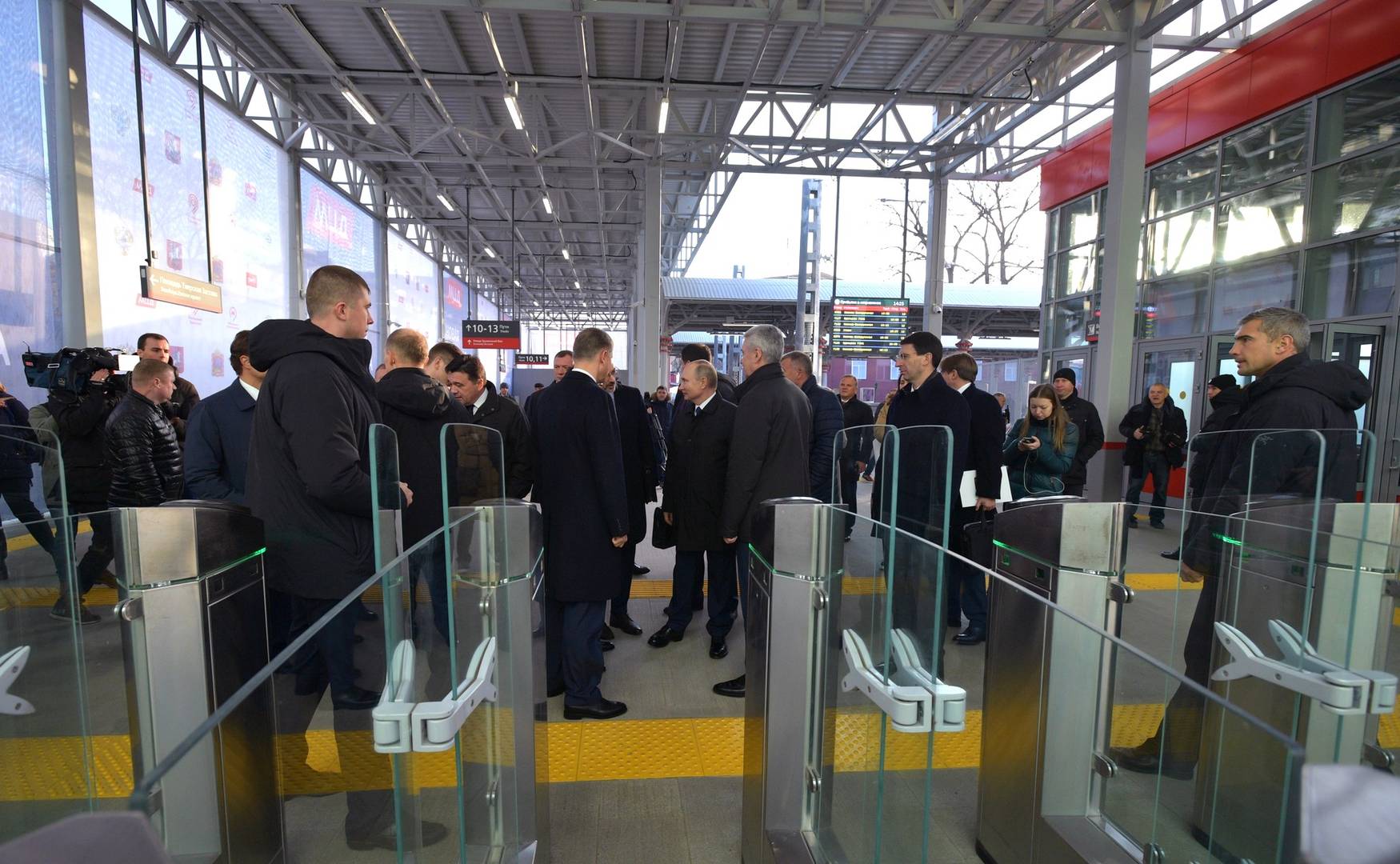 Свободный проход для президента, мэра и сопровождающих