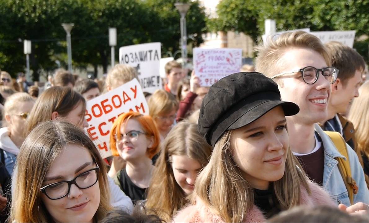 Митинг в поддержку сестёр Хачатурян в Санкт-Петербурге