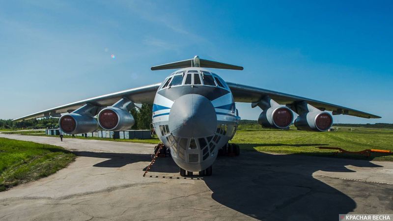 Военно-транспортный самолет Ил-76