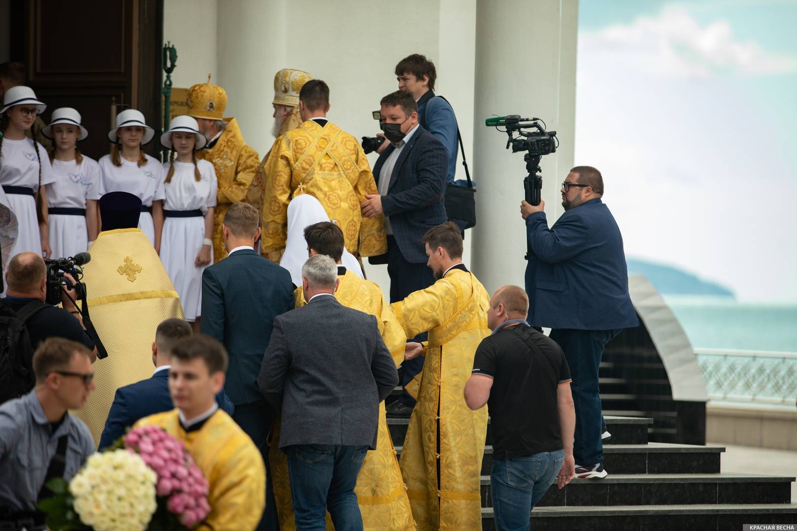 Прибытие Святейшего Патриарха Московского и всея Руси Кирилла к храму Петра и Февронии Муромских в Новороссийске