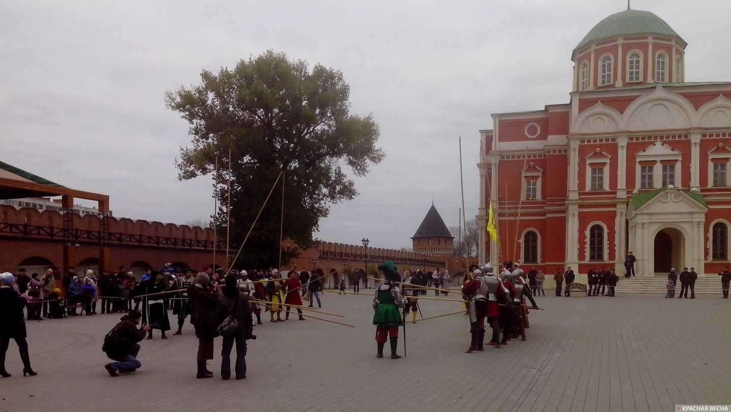 Реконструция сражения на копьях. Кремль. Тула.