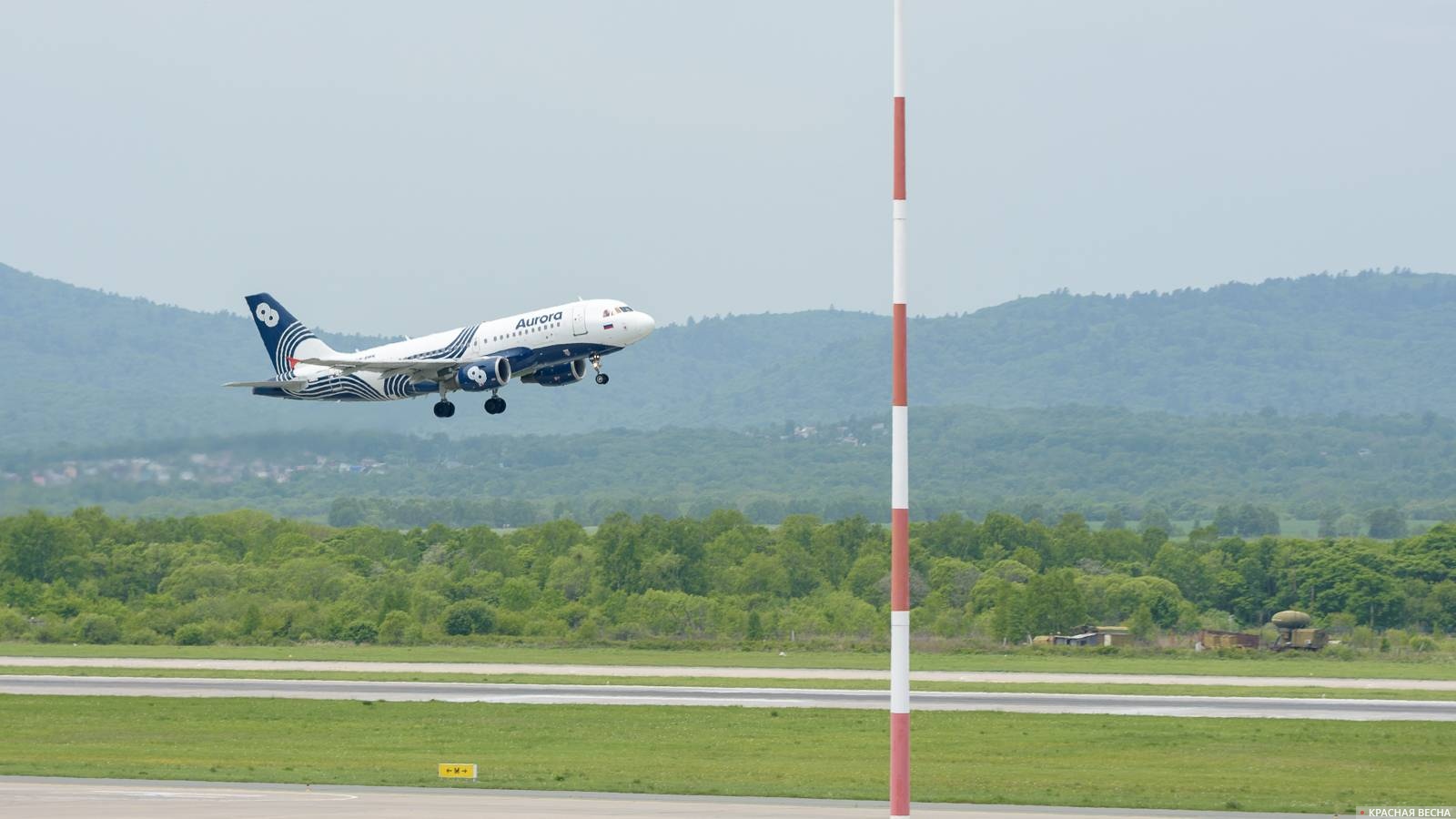 Взлет Airbus A319 в аэропорту