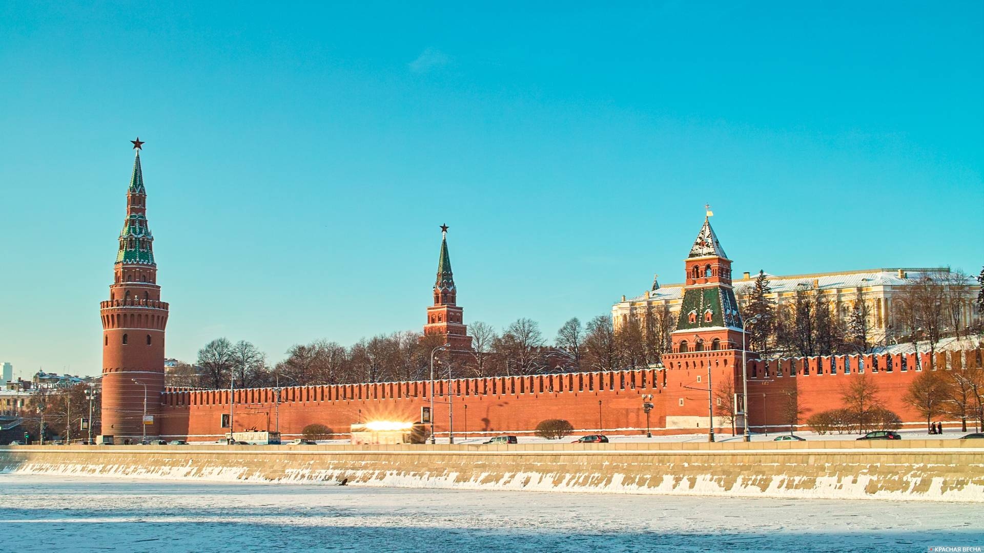 Кремль. Зима. Вид с реки. Москва