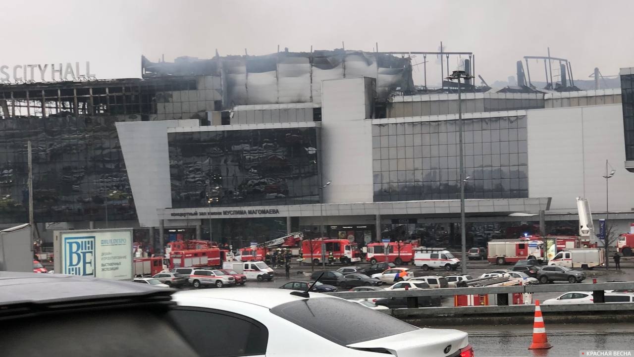 Пожар после теракта в «Крокус Сити Холле»