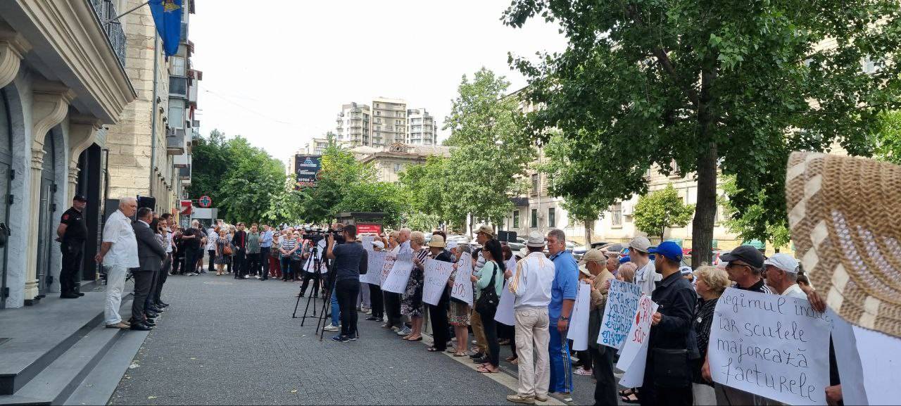 Партии «Возрождение» и «Шор» на митинге в Кишиневе