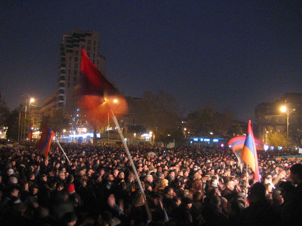 Митинг оппозиции на площади Свободы в Ереване. 24 февраля 2008 г.