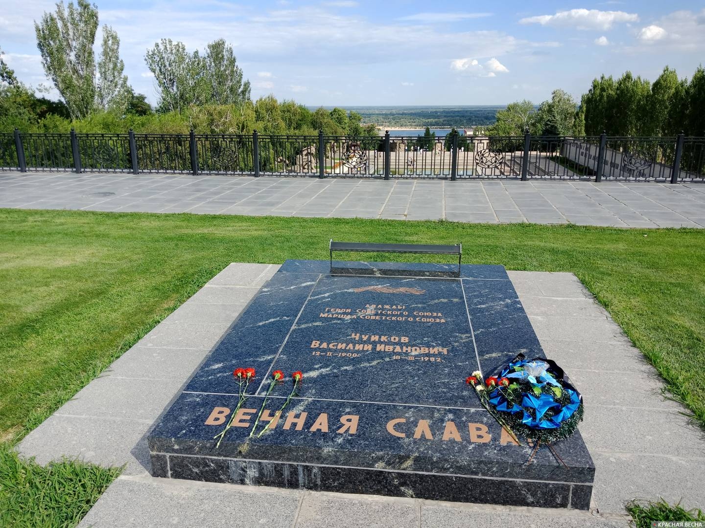Сталинград. Мамаев курган. Могила Чуйкова