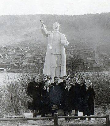 Памятник Сталину в городе Кусе.