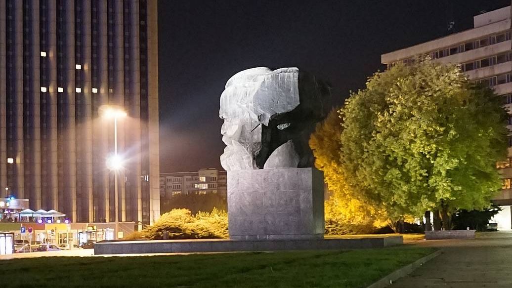Памятник Карлу Марксу в Хемнице работы советского скульптора Льва Ефимовича Кербеля