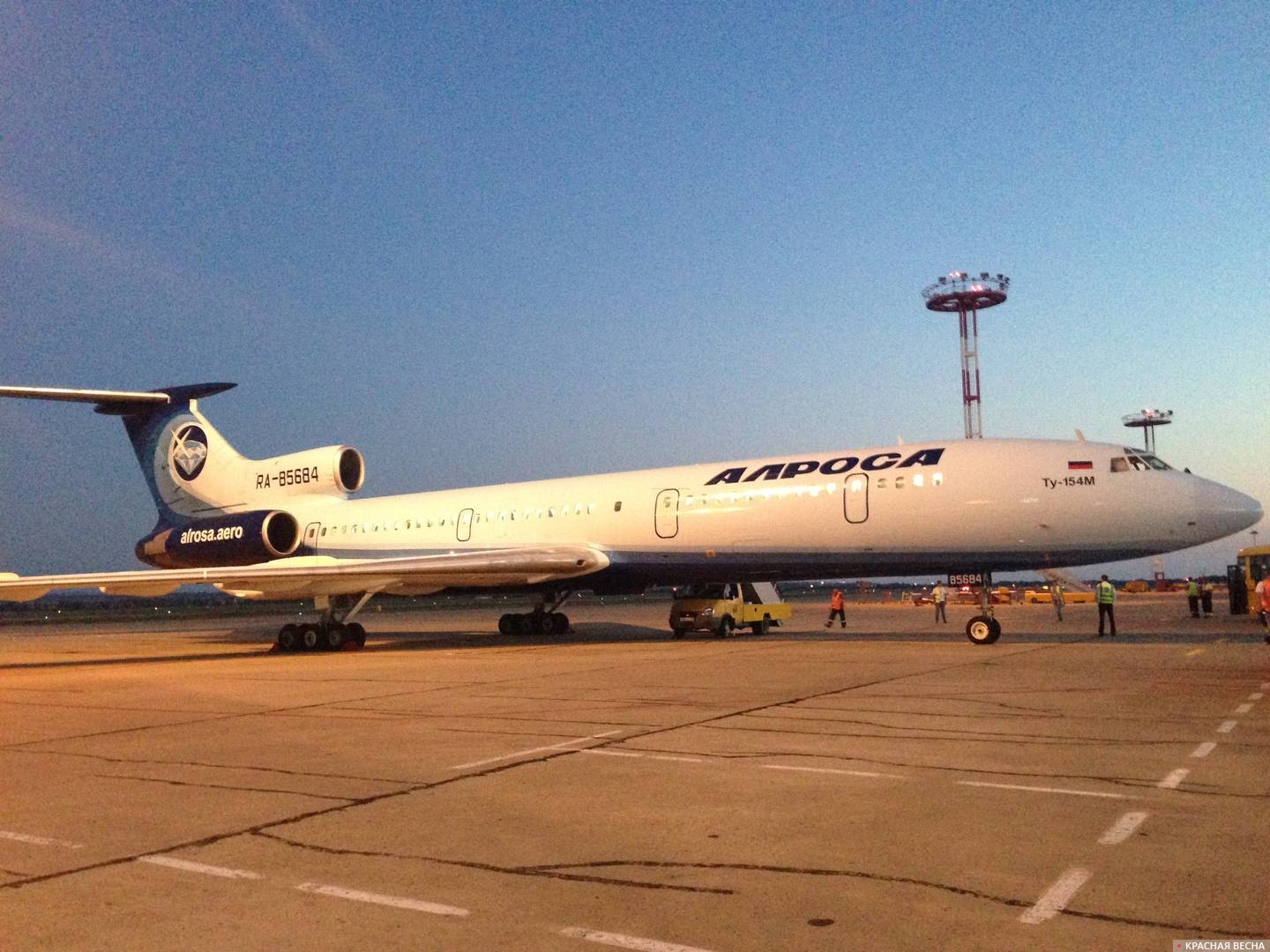 Самолет. Ту-154 RA-85684. Авиакомпании Алроса. Известен аварийной посадкой в Ижме. Анапа