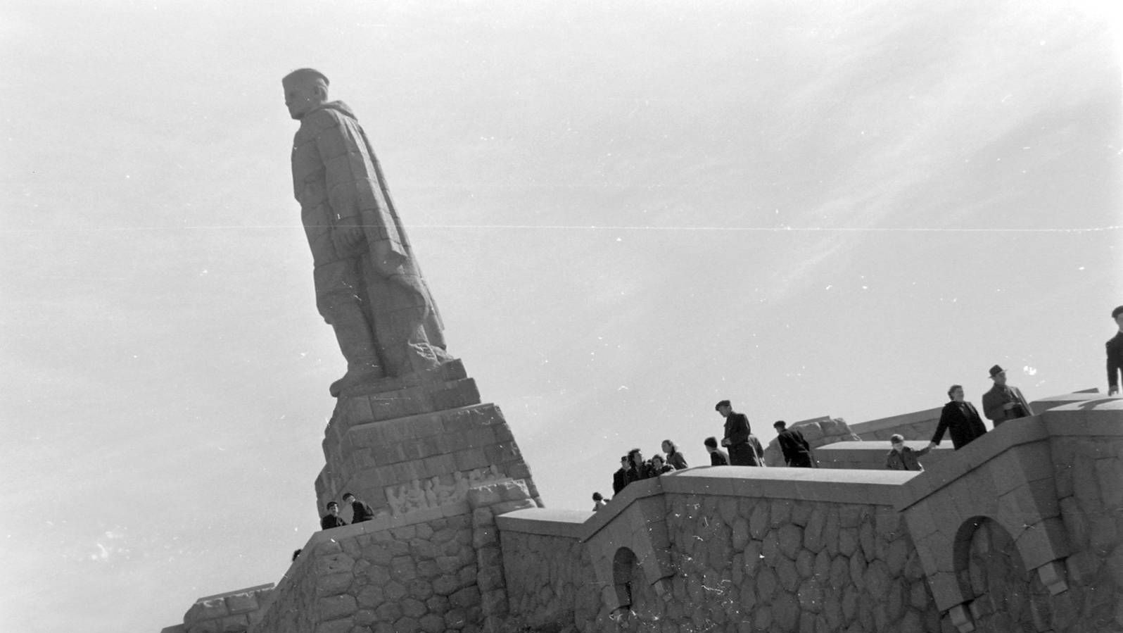 Памятник Алёша в Пловдиве (Болгария)