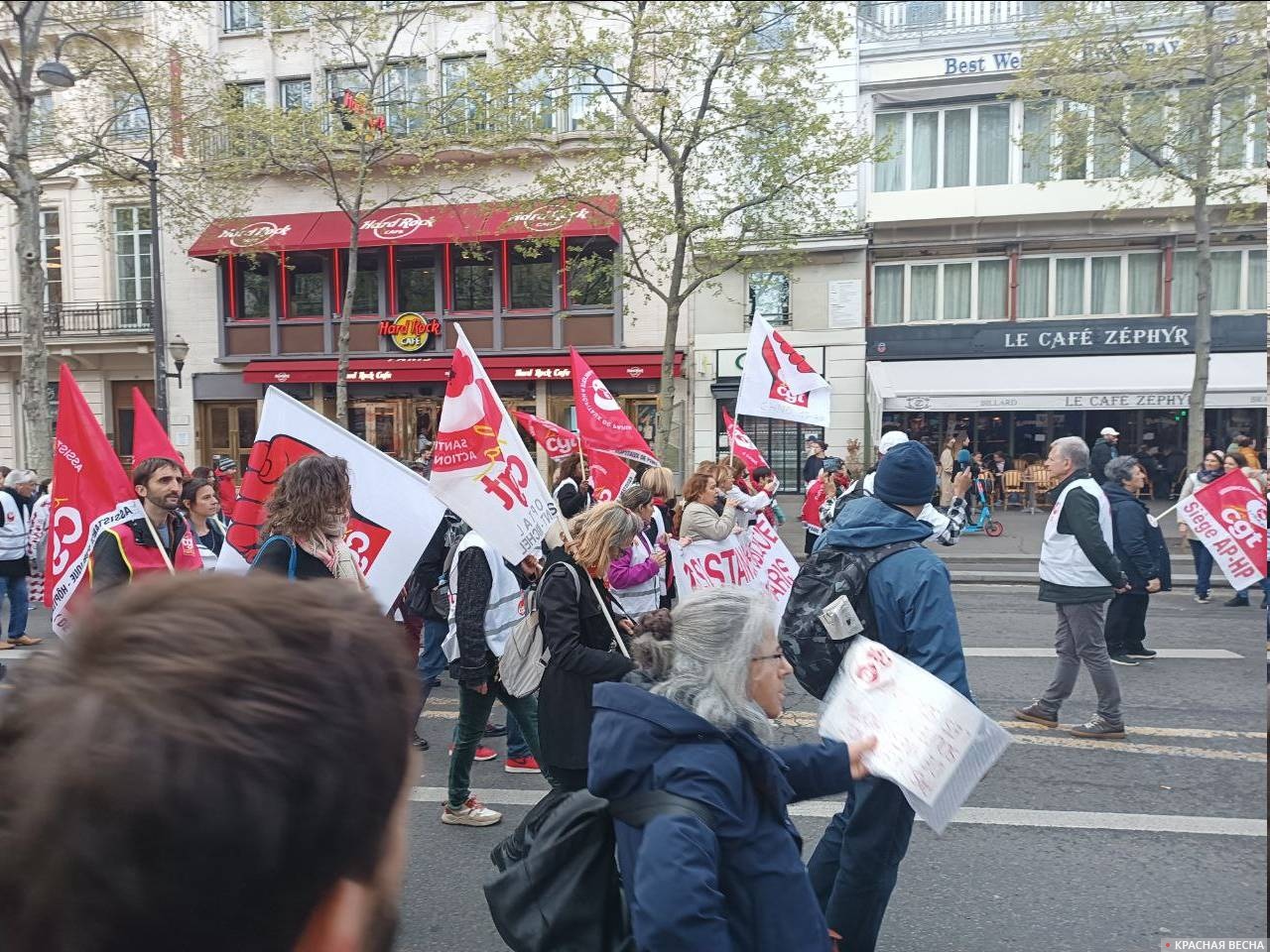 Демонстрация против повышения пенсионного возраста в Париже